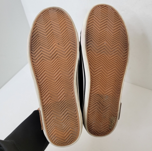 UGG Black Leather Lace Up Sneaker Size 4 Big Boys - Picture 9 of 13